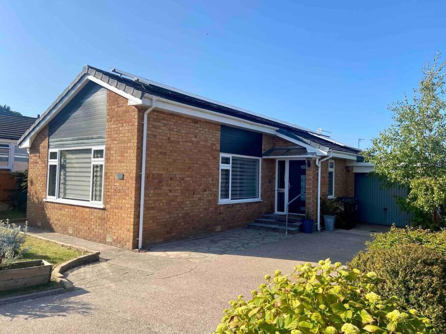 Number 3 Villa Penrhyn Bay Exterior photo